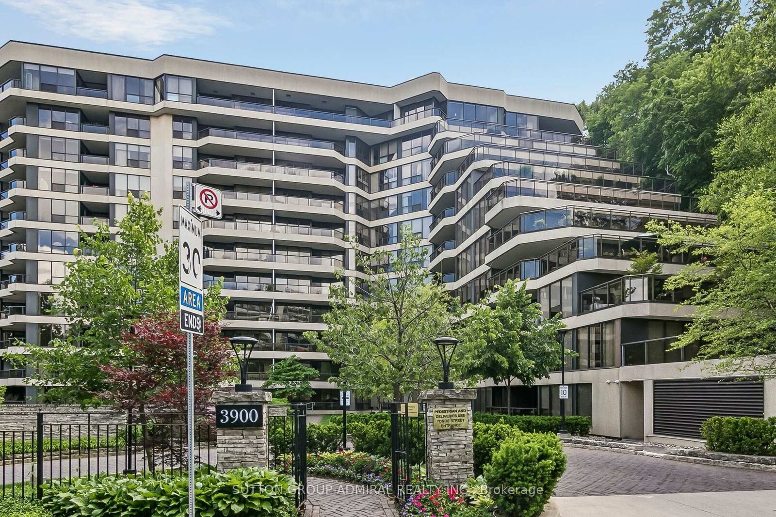 Photo de la propriété:  3900 Yonge Street 301  ON M4N 3N6 