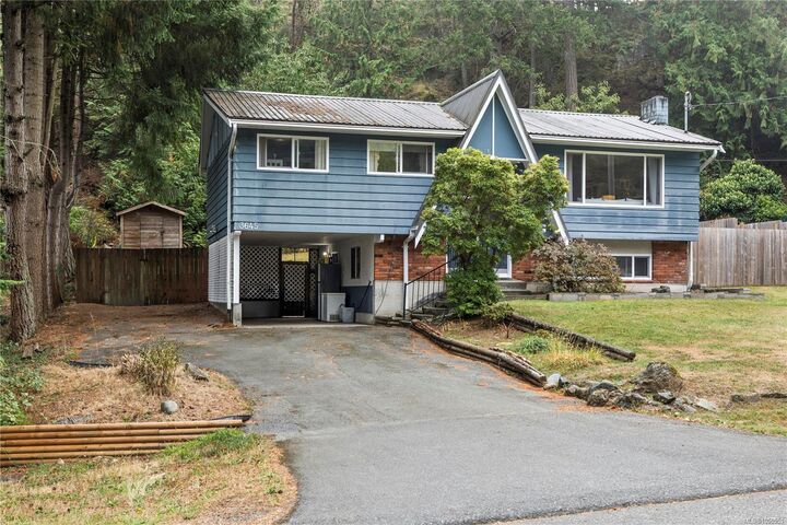 Property Photo:  3645 Sunrise Pl  BC V9T 2S7 
