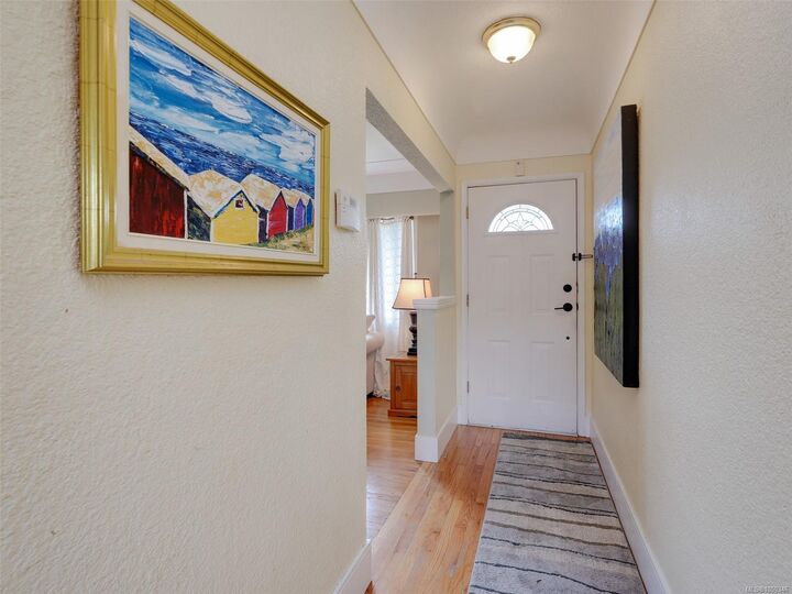 Property Photo:  530 Dumeresq St  BC V8Z 1X2 