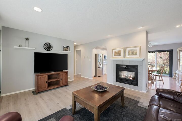 Property Photo:  920 Brulette Pl #16  BC V8H 1J1 