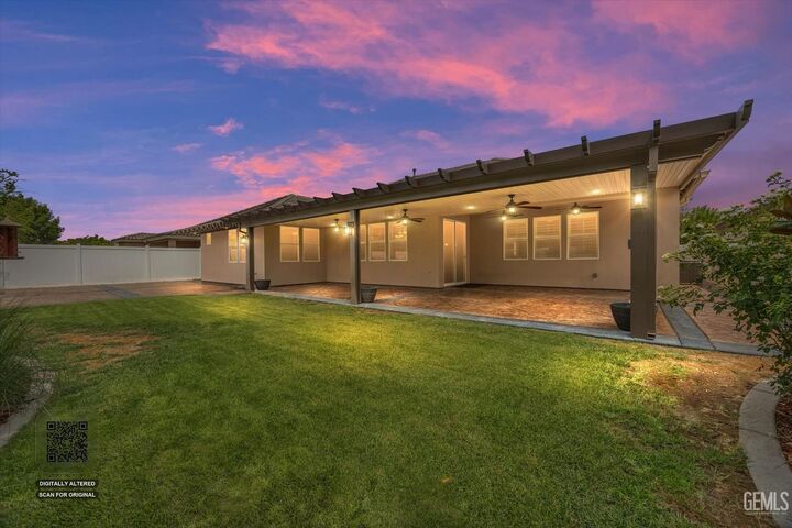 Property Photo: 2909 Mandalay Place CA 93311