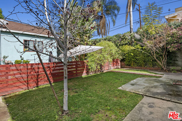 Property Photo:  2983 Sunnynook Dr  CA 90039 