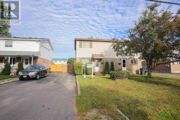 Property Photo: 43 Broadview Dr ON P6A 5S1