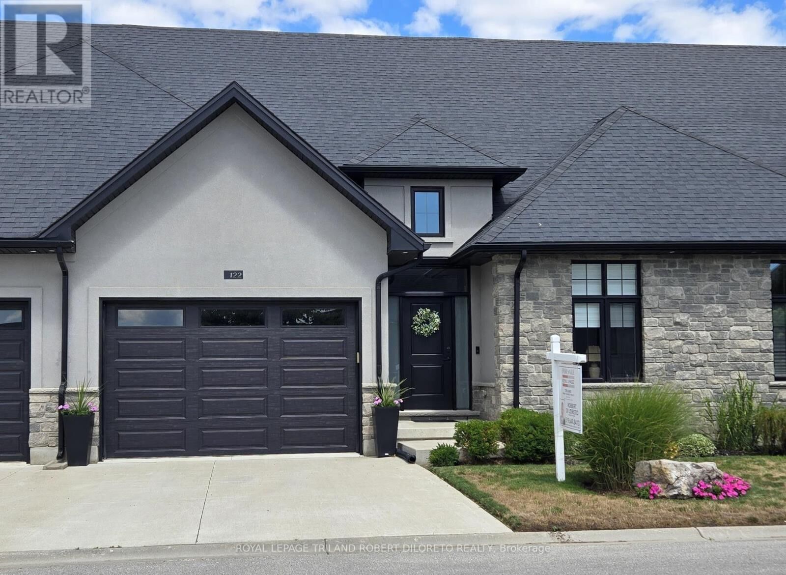 Property Photo: 9861 Glendon Drive 122 ON N0L 1R0