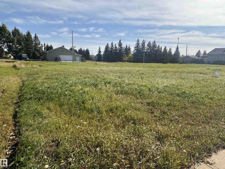Property Photo:  4739 47 Street  AB T0G 0P0 