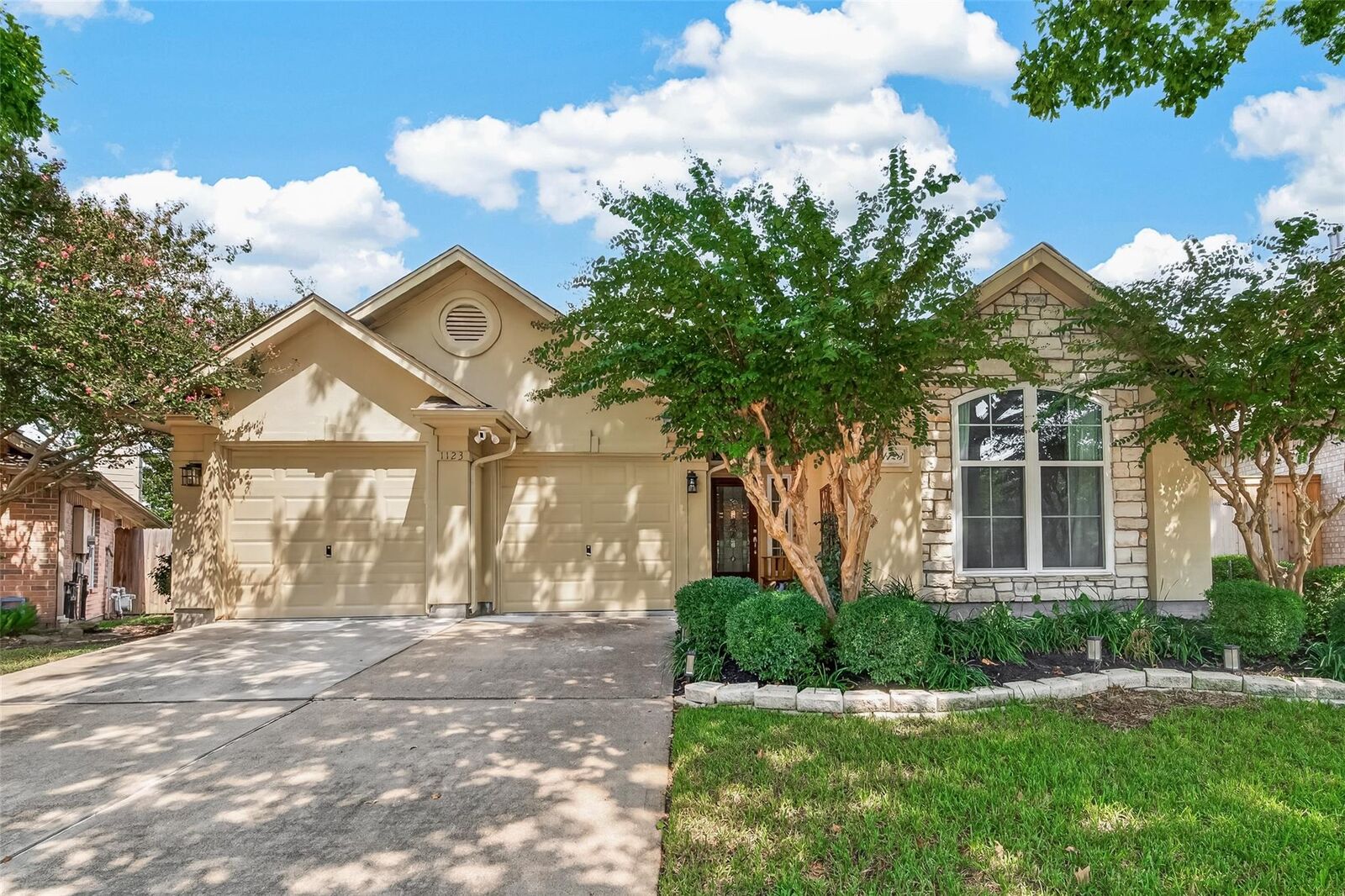 Property Photo:  1123 Parkhaven Lane  TX 77077 