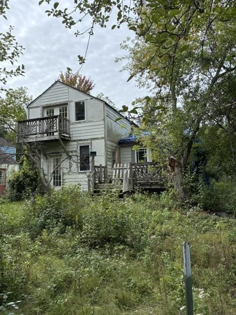 Property Photo:  1309 Pewaukee Rd  WI 53188 