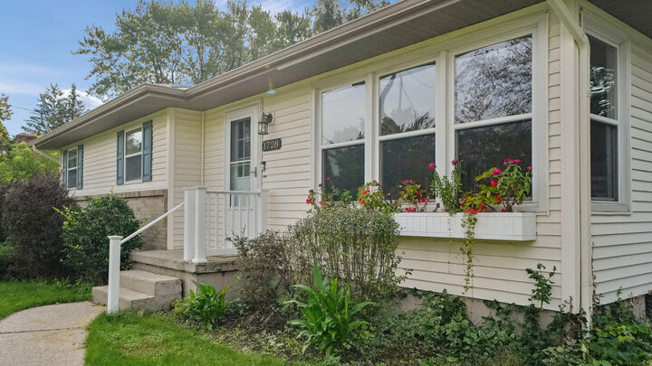 Property Photo: 1728 Langley Street SE MI 49508