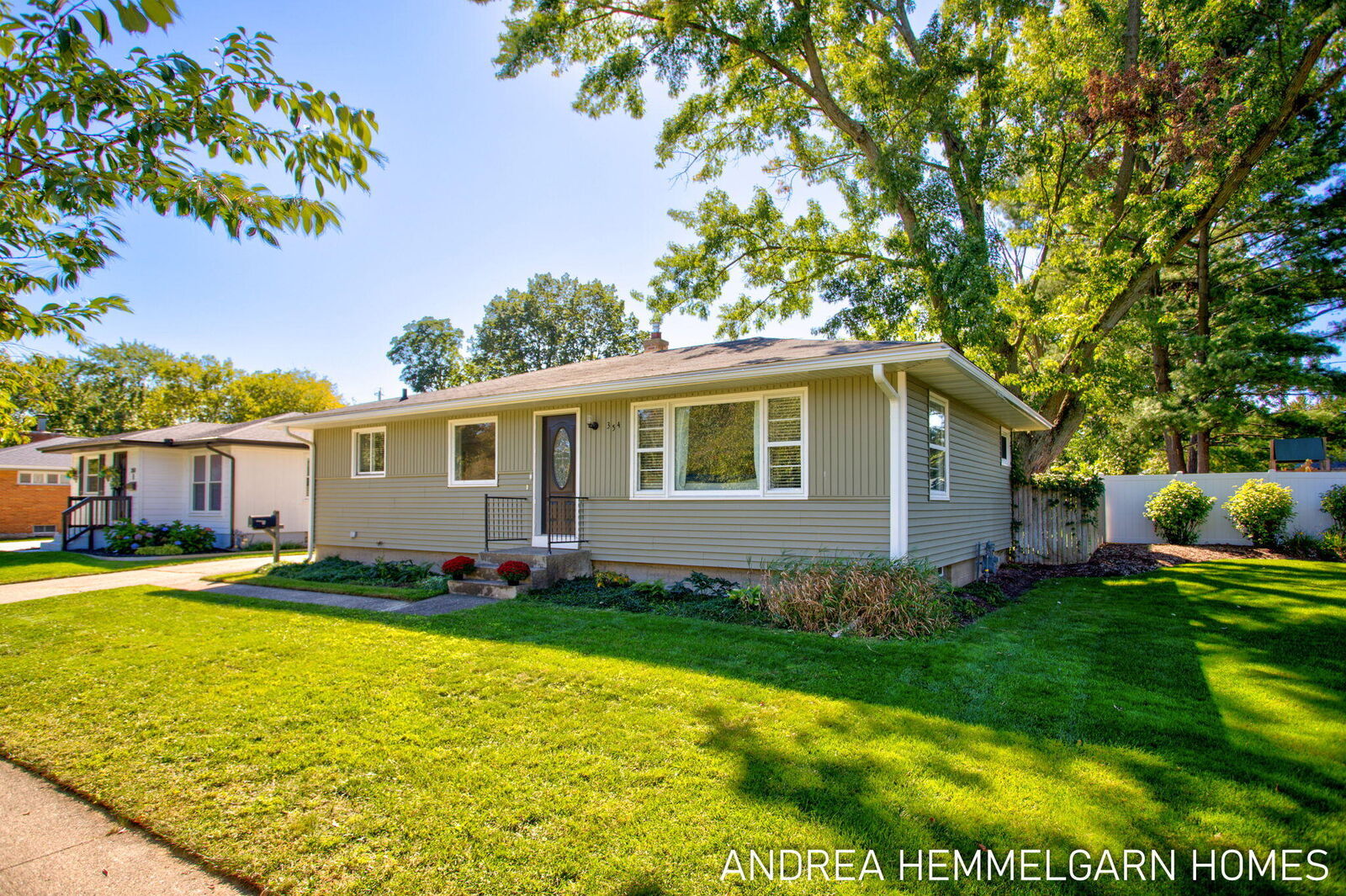Property Photo: 354 W 31st Street MI 49423