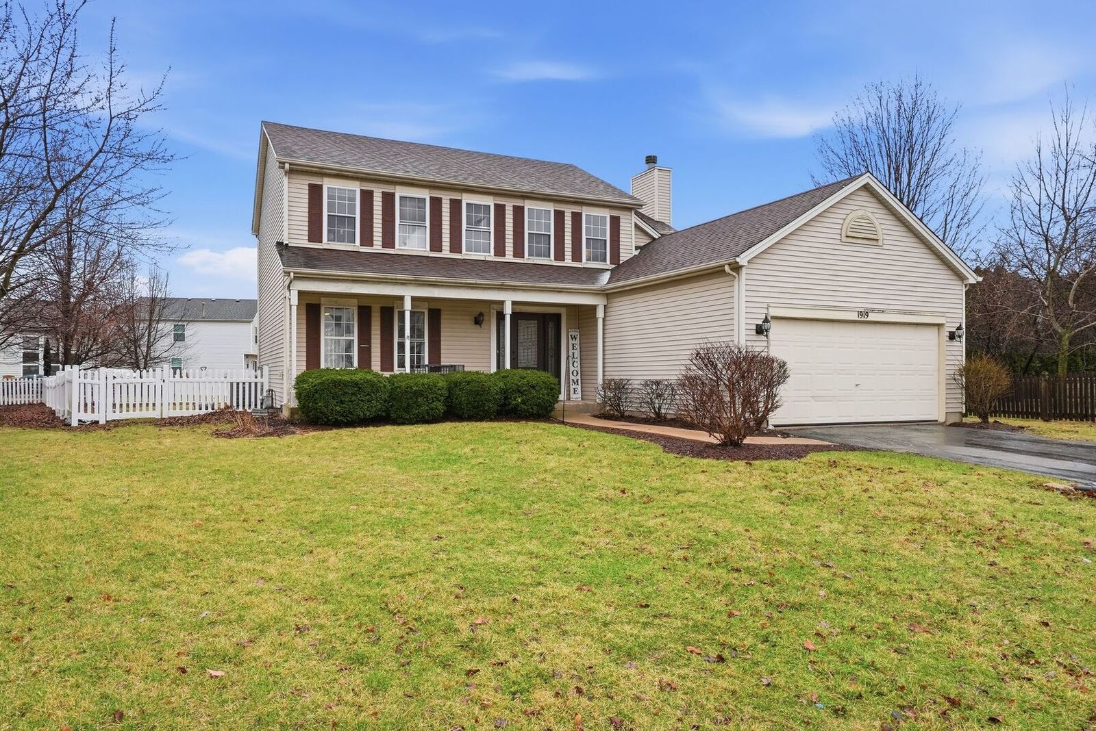 Property Photo: 1919 Spring Ridge Drive IL 60586