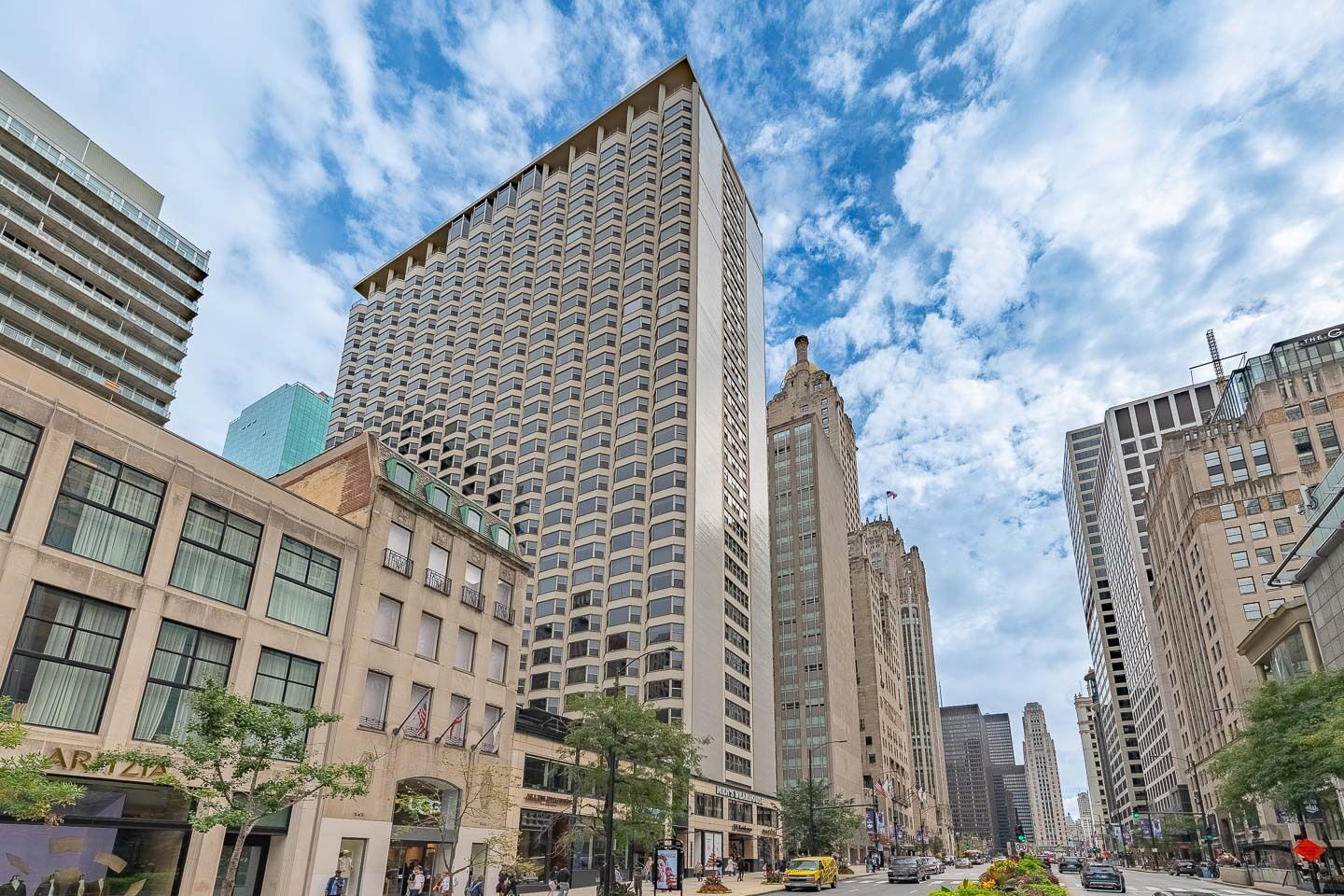 Property Photo: 535 N Michigan Avenue 2003 IL 60611