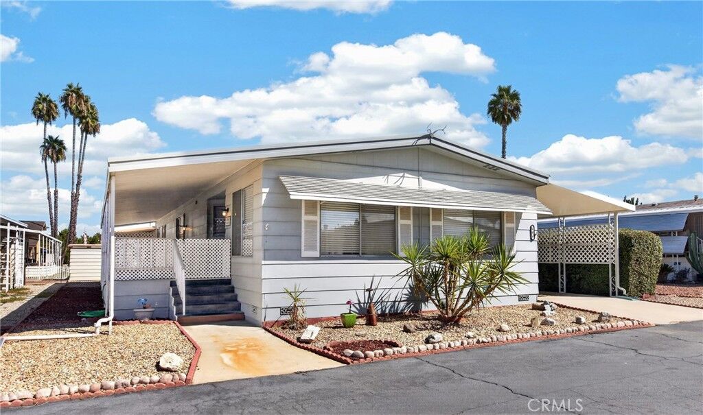 Property Photo:  1525 W Oakland Avenue 106  CA 92543 