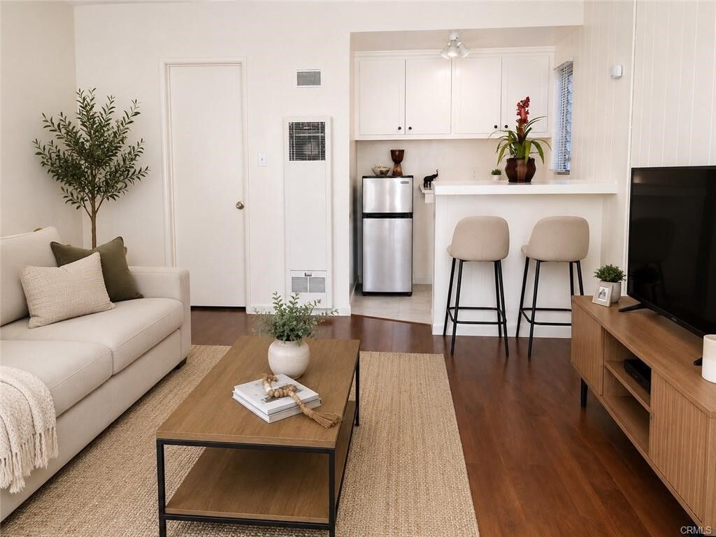 Property Photo:  1935 S Corning  CA 90034 