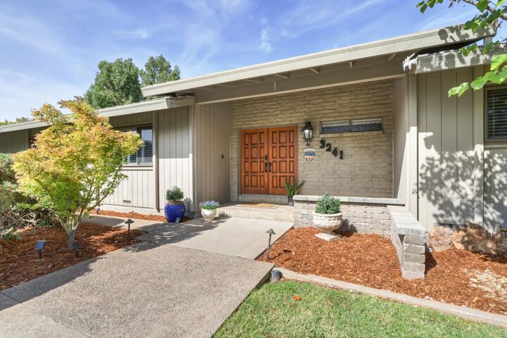 Property Photo: 3241 Clairidge Way CA 95821