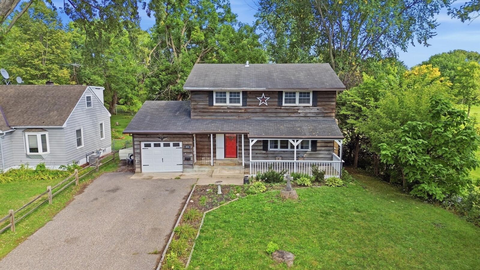 Property Photo:  624 Montrose Boulevard  MN 55313 