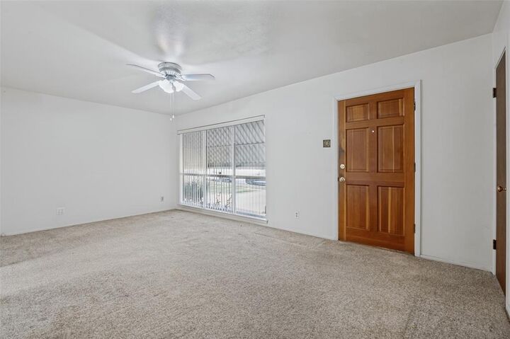 Property Photo: 2528 Rugby Lane TX 75234