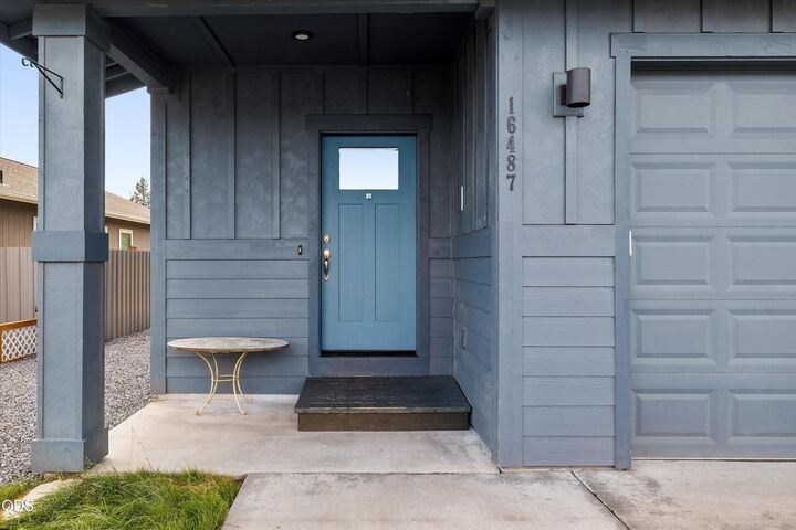 Property Photo:  16487 Bassett Road  OR 97739 