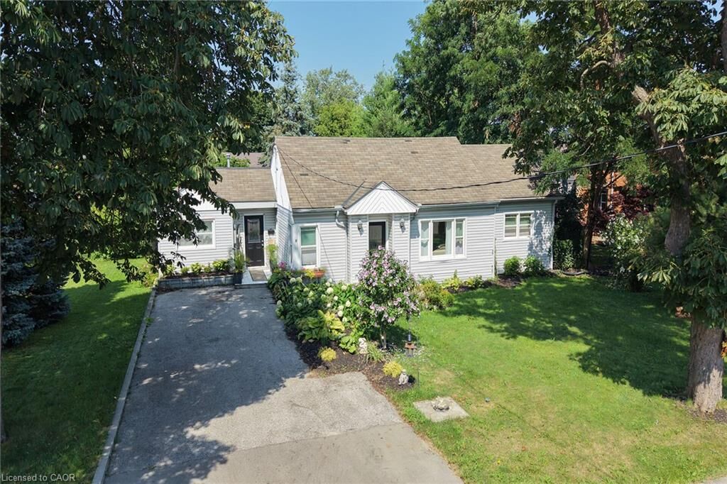 Property Photo:  8 Victoria Street  ON N0A 1H0 