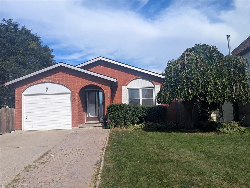 Property Photo:  23 Hubert Court  ON N3C 3R2 