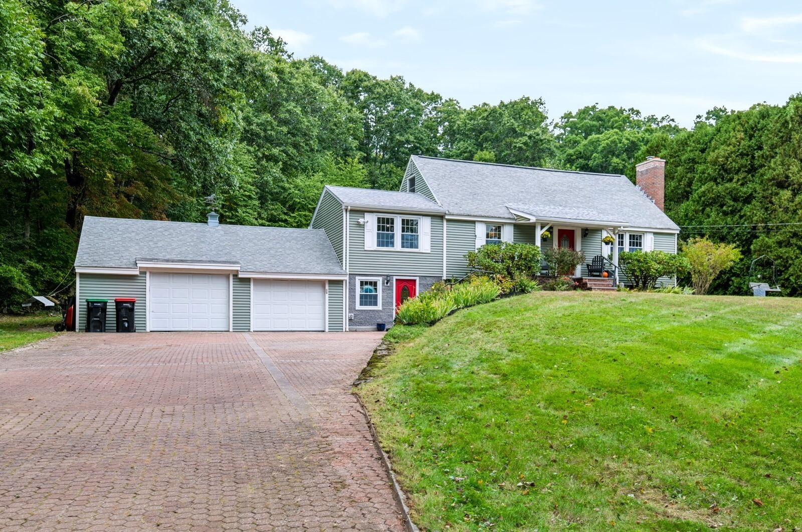 Property Photo:  194 W Sutton Rd  MA 01590 