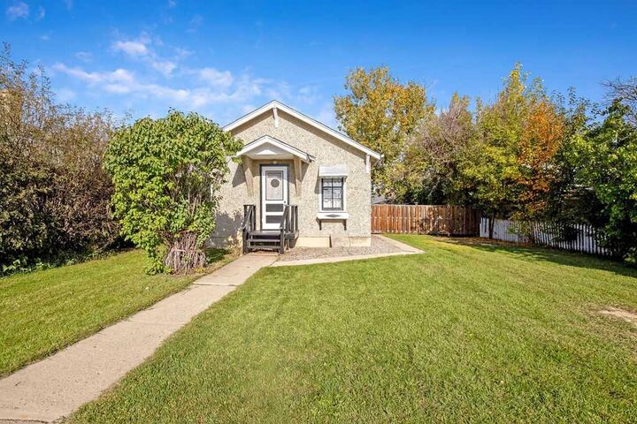 Property Photo: 2308 24 Street AB T0L 1R0