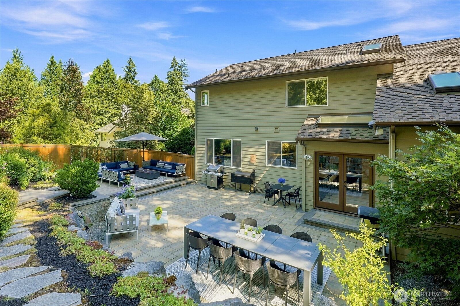 Property Photo: 5627 193rd Place SE WA 98027