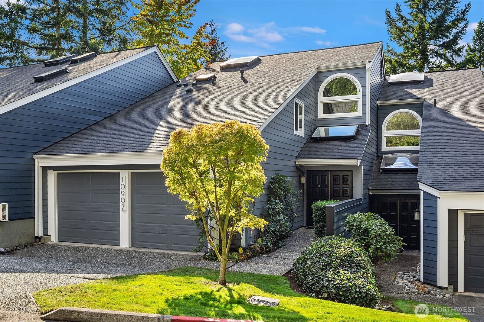 Property Photo:  10907 NE 41st Drive  WA 98033 