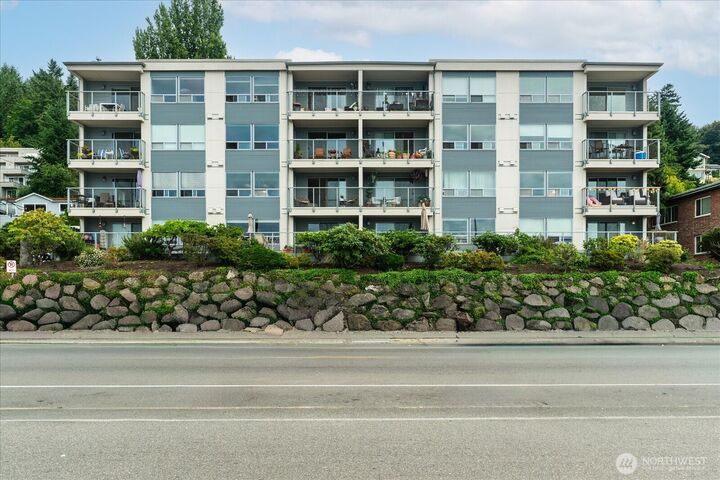 Property Photo: 2200 Alki Avenue SW 203 WA 98116