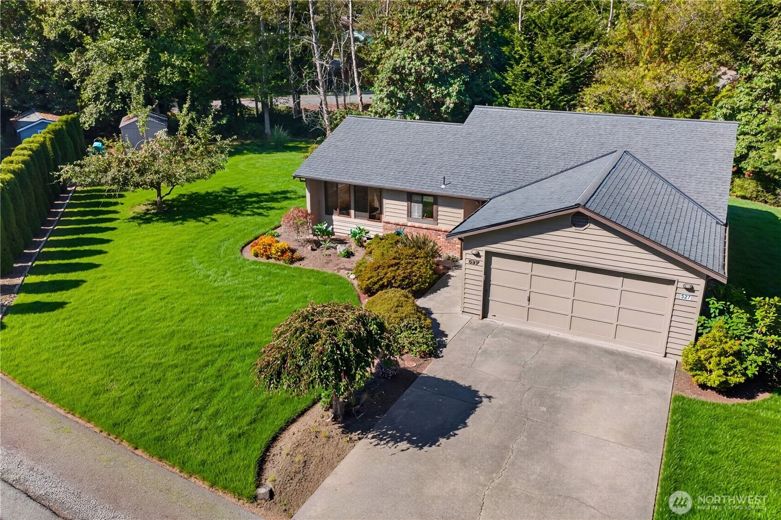Property Photo:  527  Olallie Way  WA 98257 