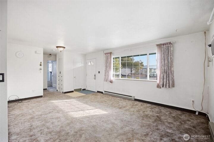 Property Photo:  1442 W Lee Street  WA 98837 