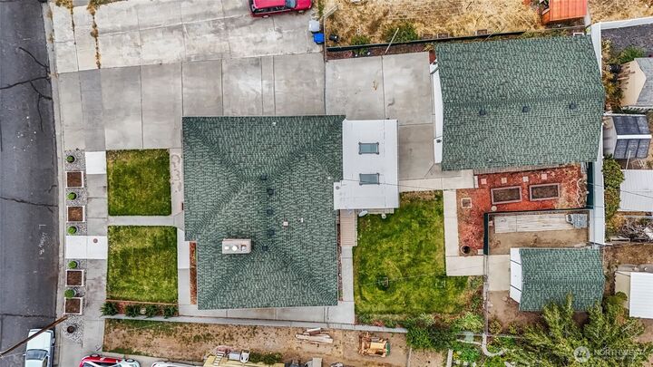 Property Photo:  920 S Dahlia Drive  WA 98837 