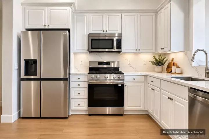 Property Photo:  4370 Pacifica Way 4  CA 92056 
