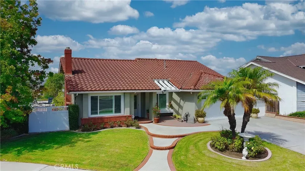 Property Photo:  28581 La Cumbre  CA 92677 