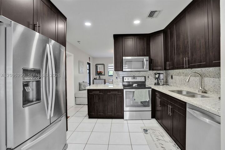 Property Photo:  11540 SW 187th St  FL 33157 