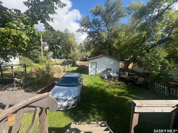 Property Photo:  863 Elgin Avenue  SK S6H 4G6 