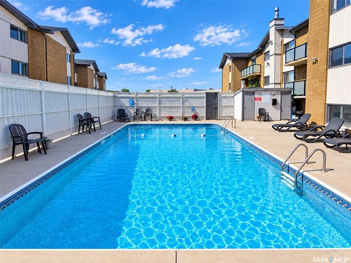 Property Photo: 1 Columbia Drive 53 SK S7K 1E3