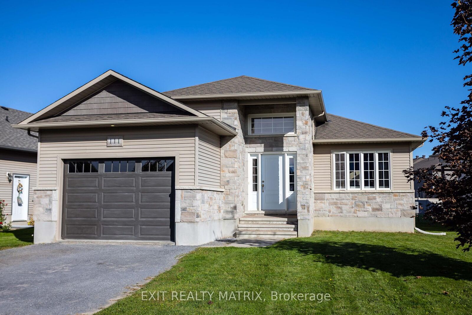 Property Photo:  111 York Crossing  ON K4R 0C5 