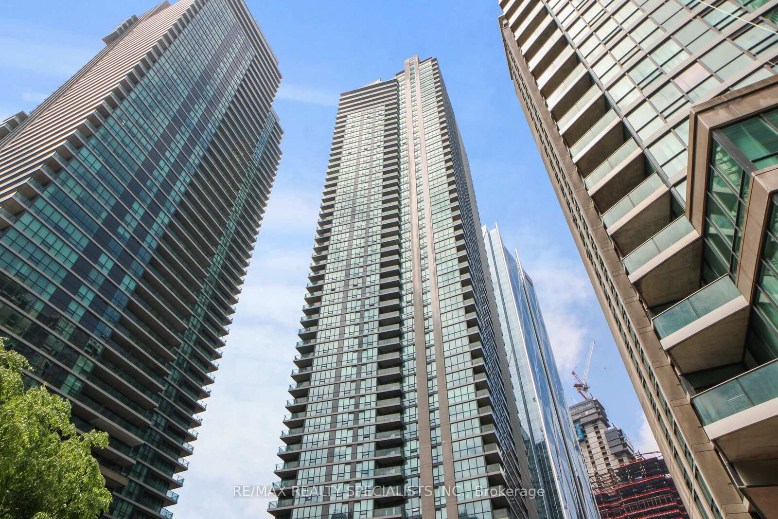 Property Photo:  18 Harbour Street 3004  ON M5J 2Z6 
