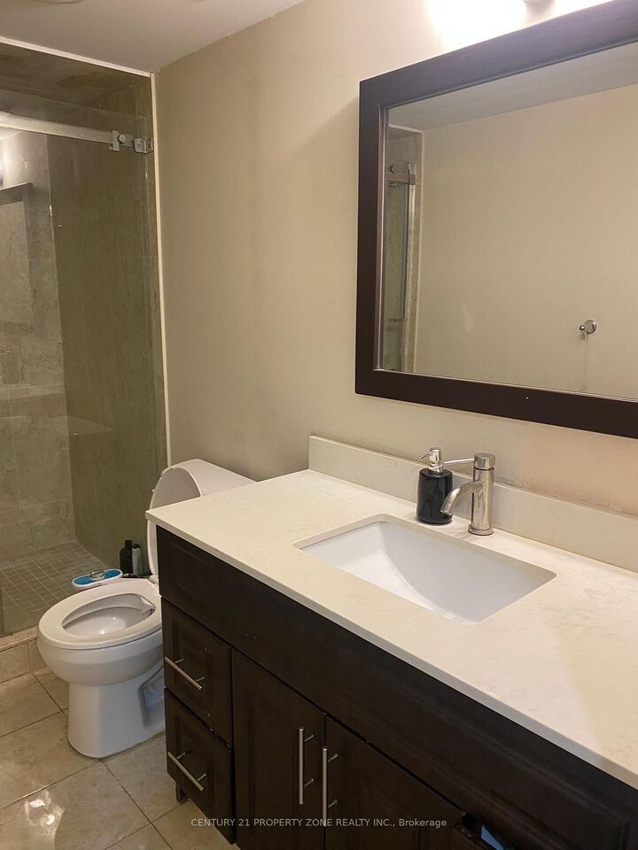 Property Photo:  7 Blackstone River Drive  ON M6E 3A6 