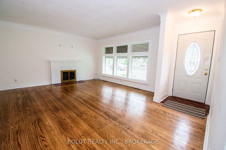 Property Photo:  25 Elm Ridge Drive  ON L2T 2A7 