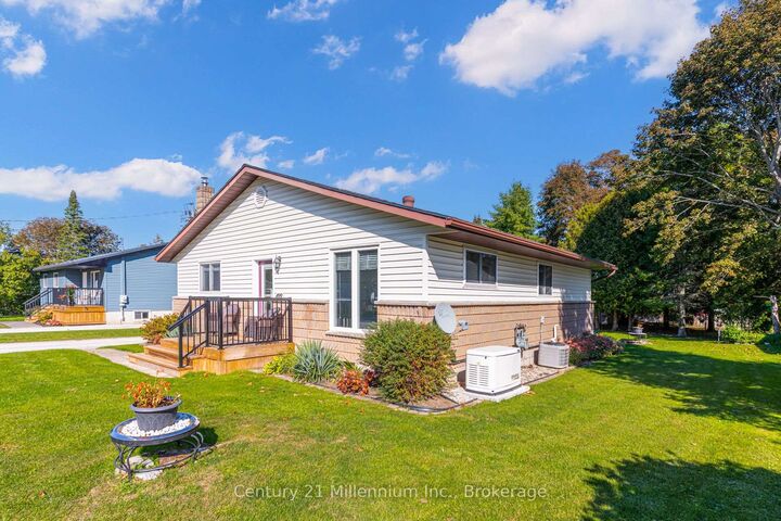 Property Photo:  499 Tyson Street  ON N0H 2T0 