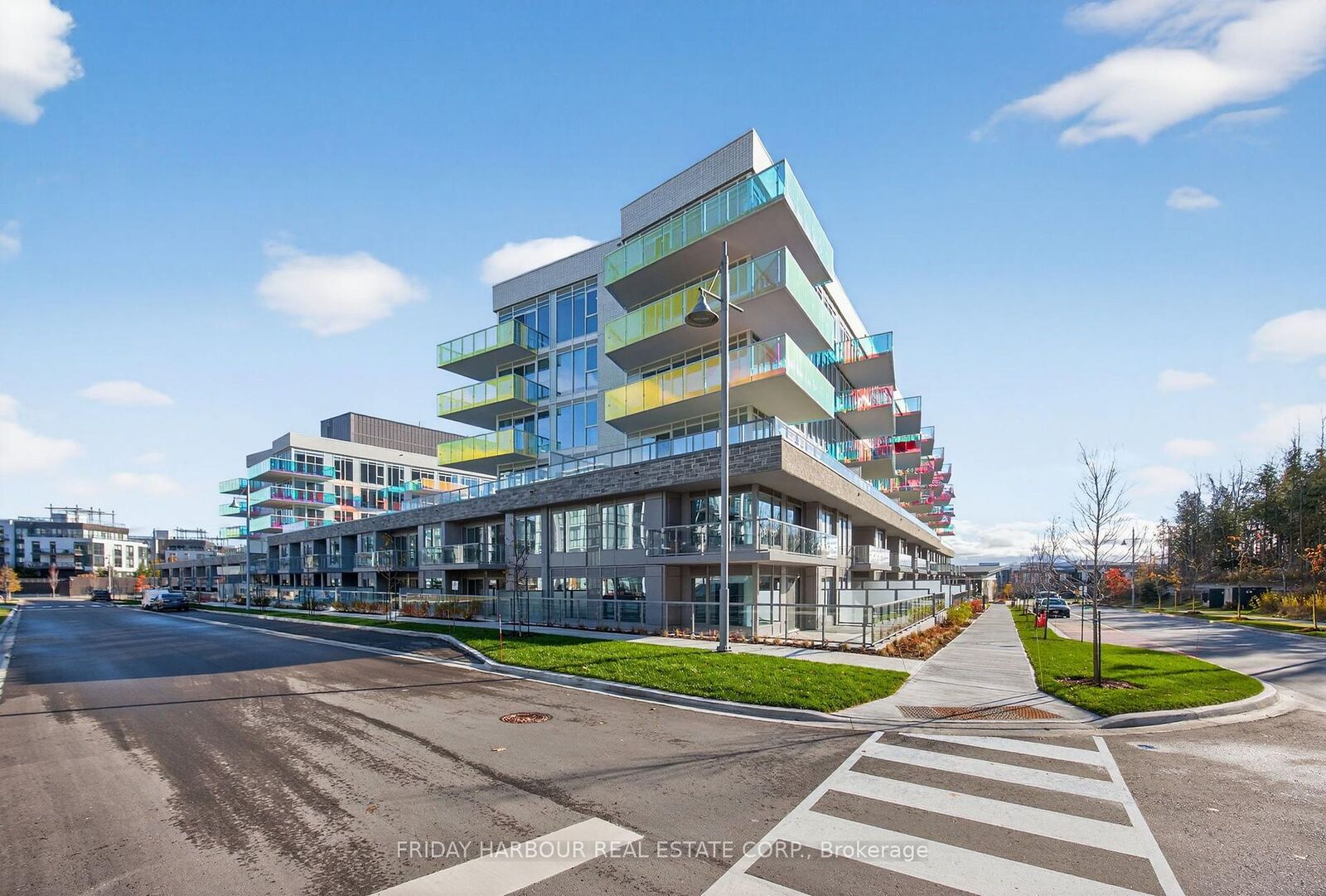 Property Photo:  333 Sunseeker Avenue 401  ON L9S 0J7 