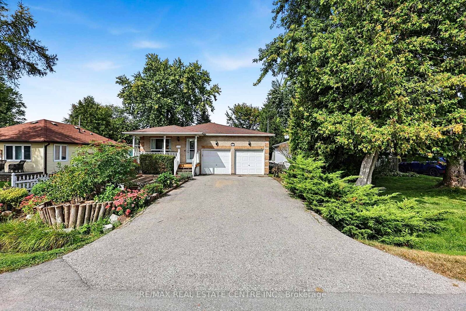 Property Photo:  284 Woodycrest Avenue  ON L4P 2W2 