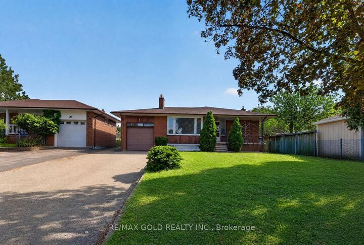Property Photo:  7 Larchmere Avenue  ON M9L 2N2 