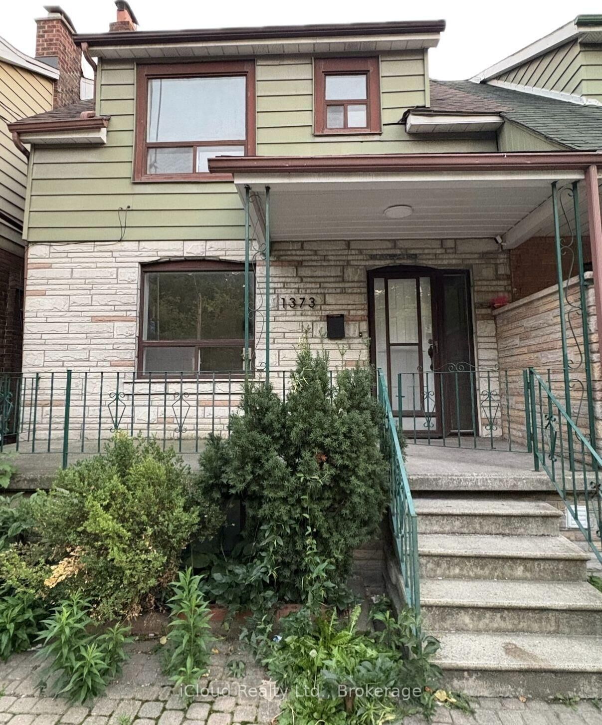 Property Photo:  1373 Davenport Road Main Floor  ON M6H 2H5 
