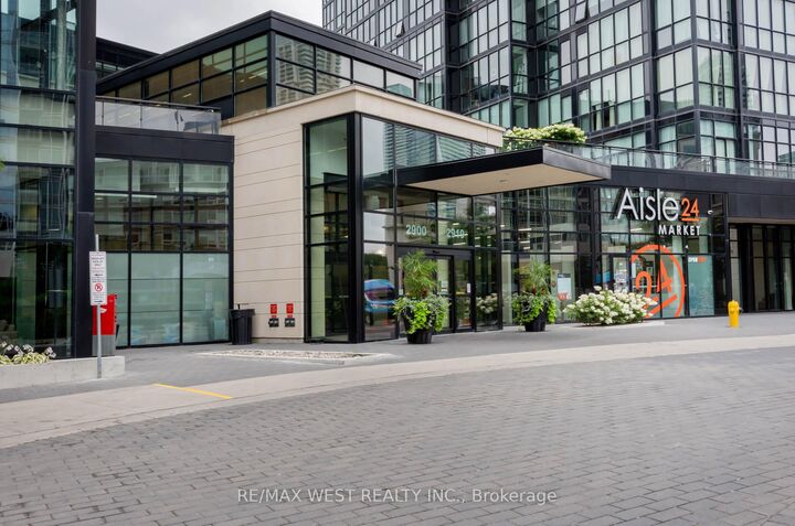 Property Photo:  2900 Highway 7 N/A 605  ON L4K 0G3 