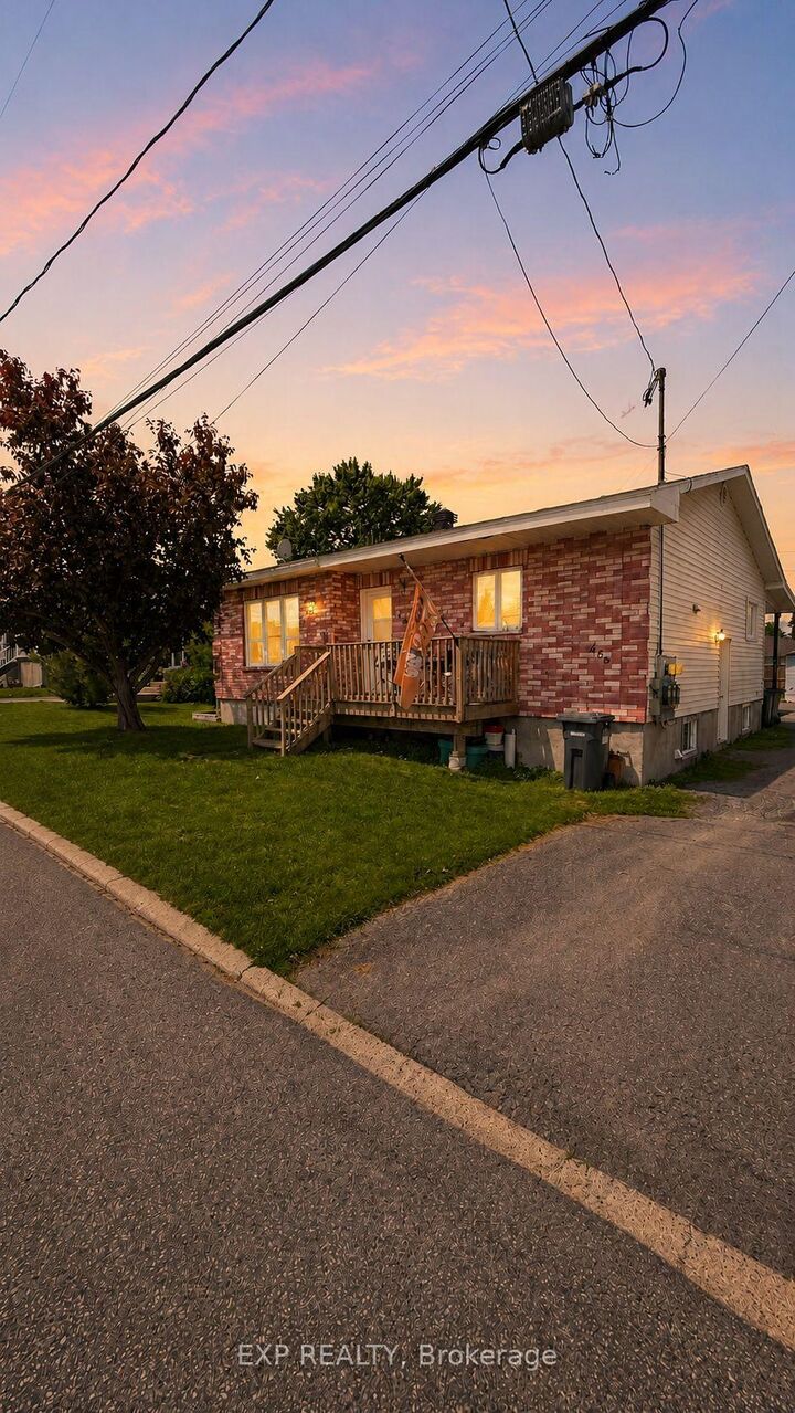 Property Photo: 466-468 Catherine Street ON K6A 1Z9