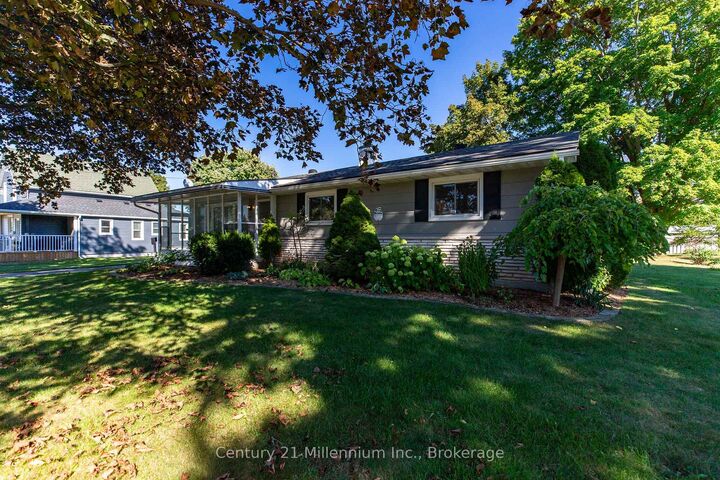 Property Photo:  1945 7th Avenue E  ON N4K 2Z8 