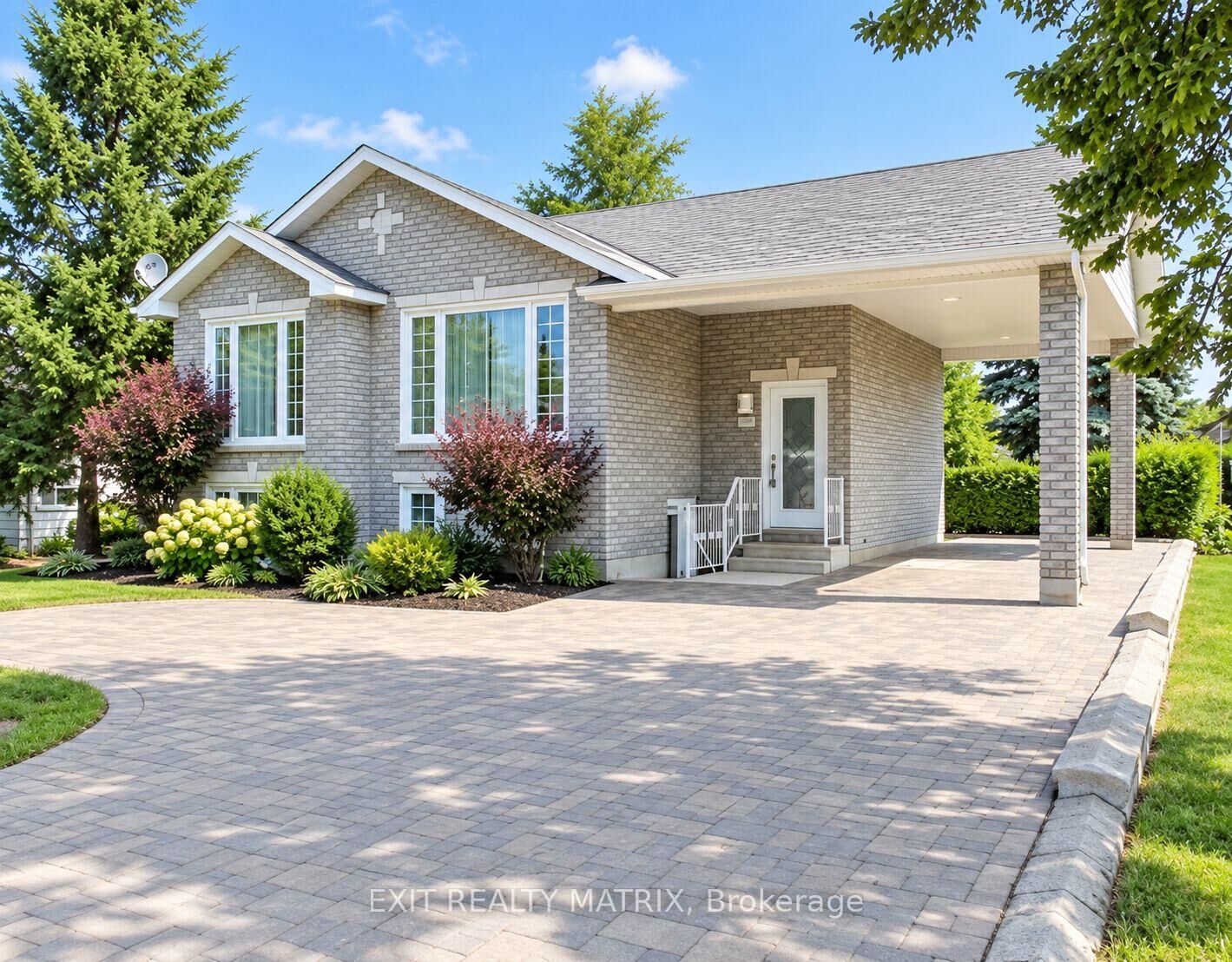 Property Photo:  740 Laval Street  ON K0A 1M0 