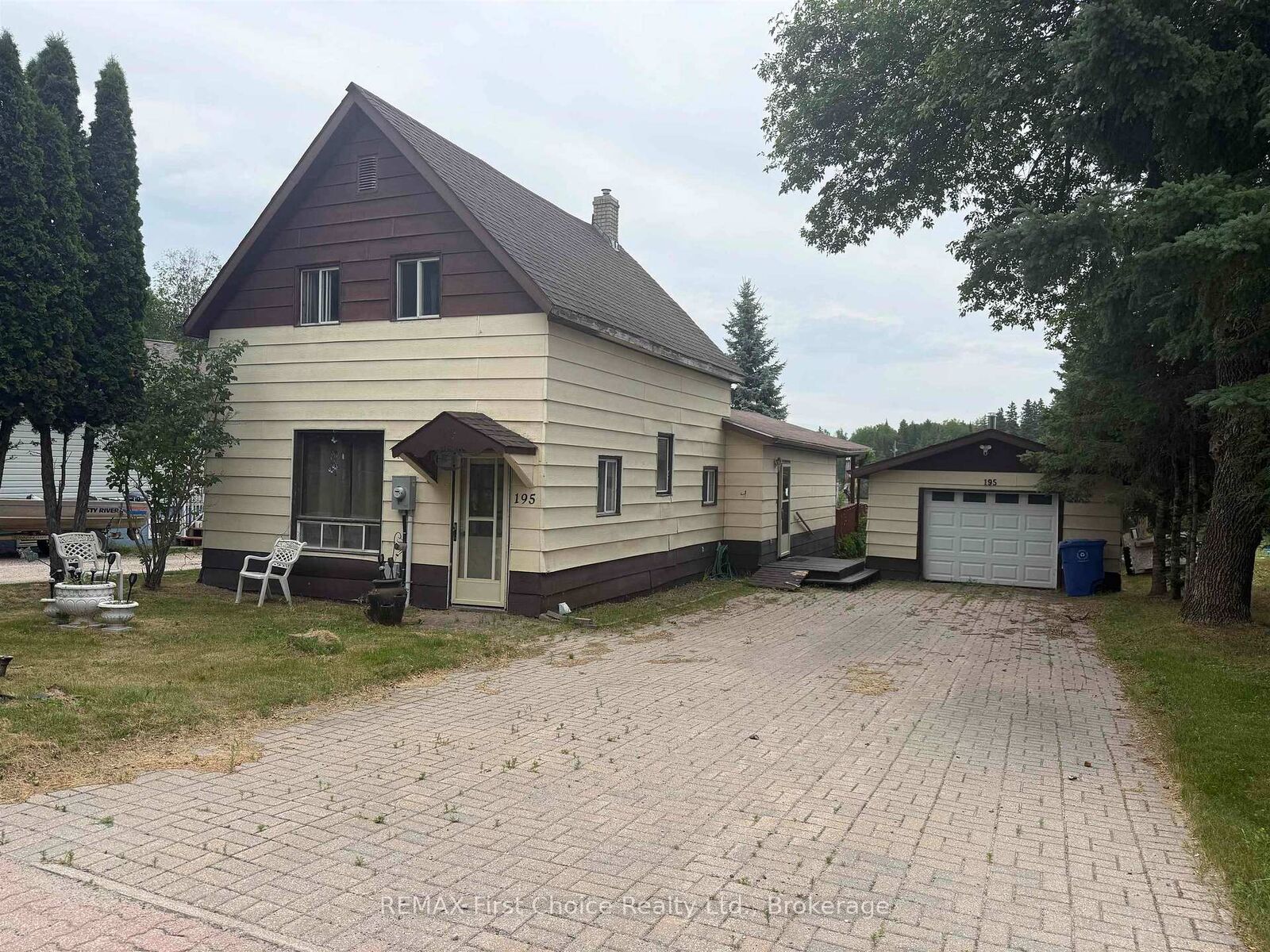 Property Photo:  195 West River Road  ON P8N 2A7 